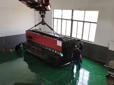 剪板機折彎機室內(nèi)吊裝定位